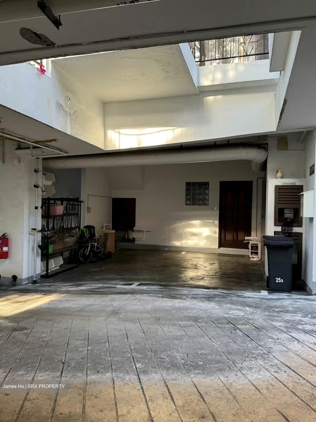 Dmanor (D16), Terrace #554271131